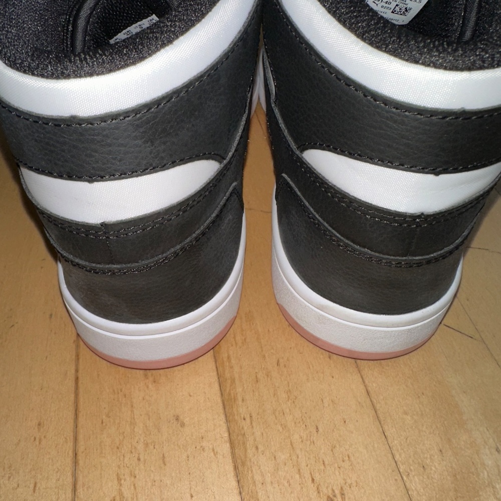 PUMA rebound Layup Sneaker, 9,  CB2474 - Picture 6 of 7